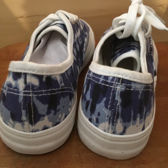 Printed Summer Sneaker Size 6 - Picture 4 of 4